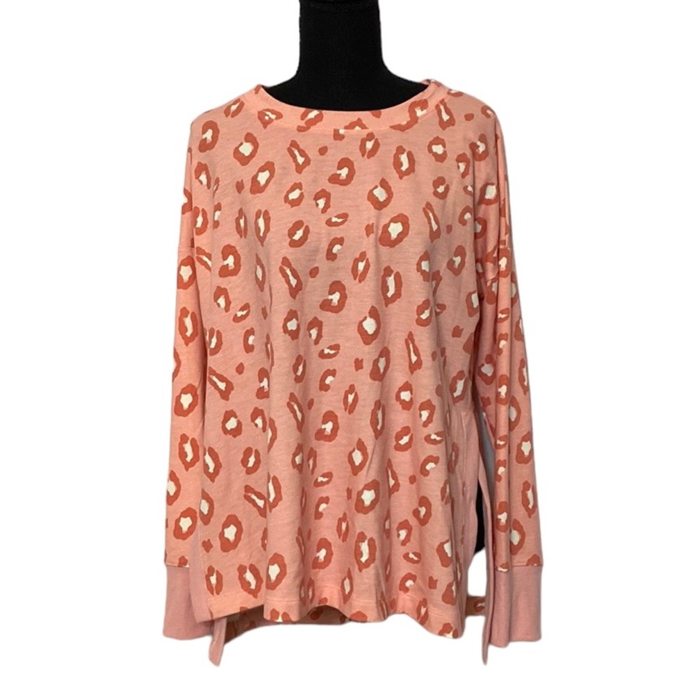 NWT Wonderly Pink Animal Side Slit Crew M